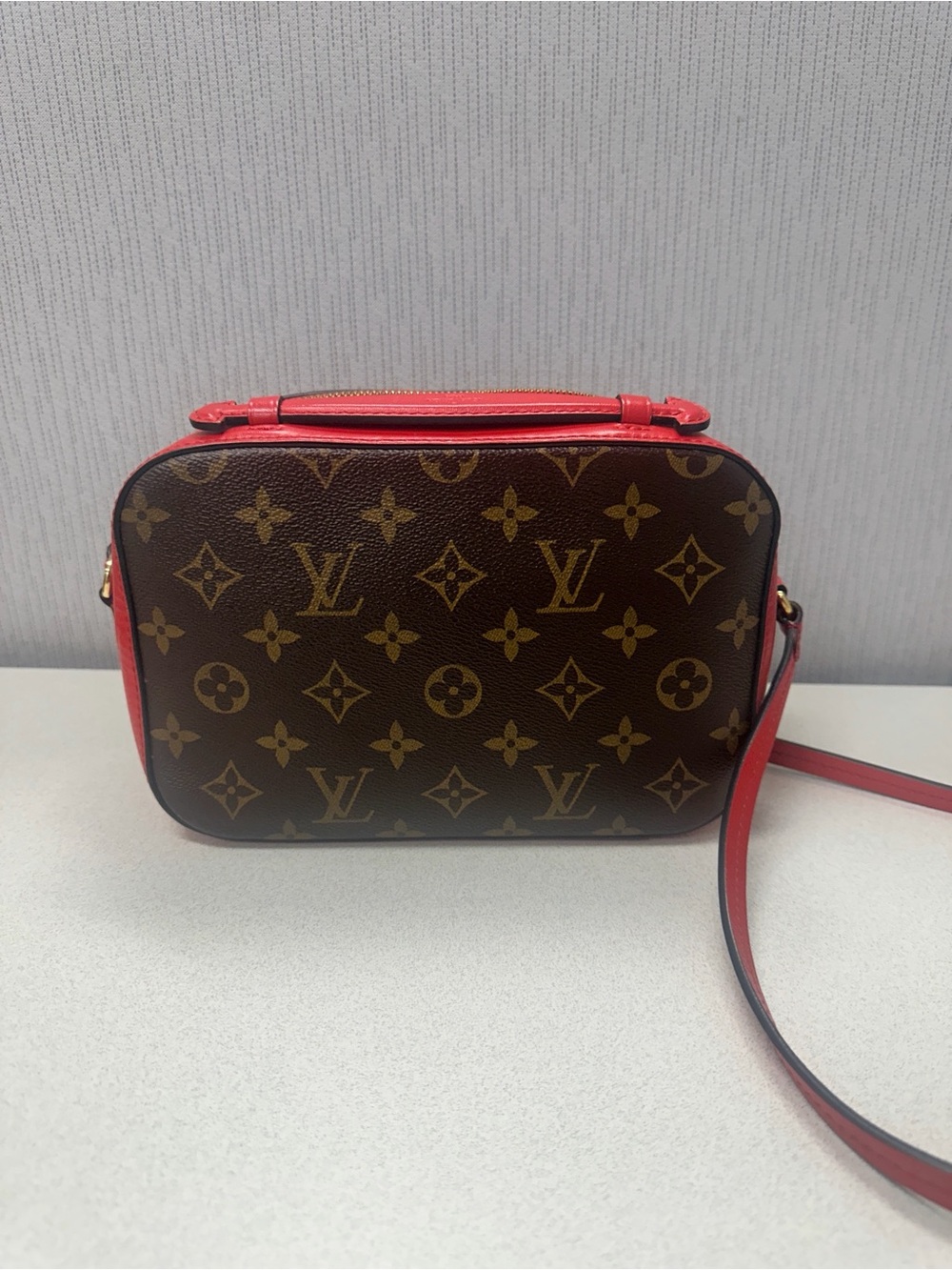 Authentic Louis Vuitton LV Saintonge Monogram Crossbody Handbag - Incl Dustbag - Picture 6 of 15